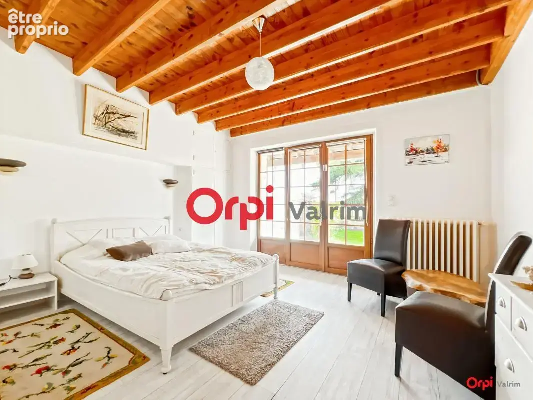  Longère d'exception : 315 m² de charme et 7 300 m² de liberté près de Josnes  - photo 7