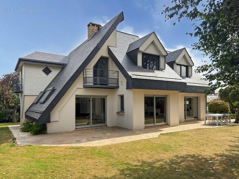 Maison à LE MESNIL-ESNARD