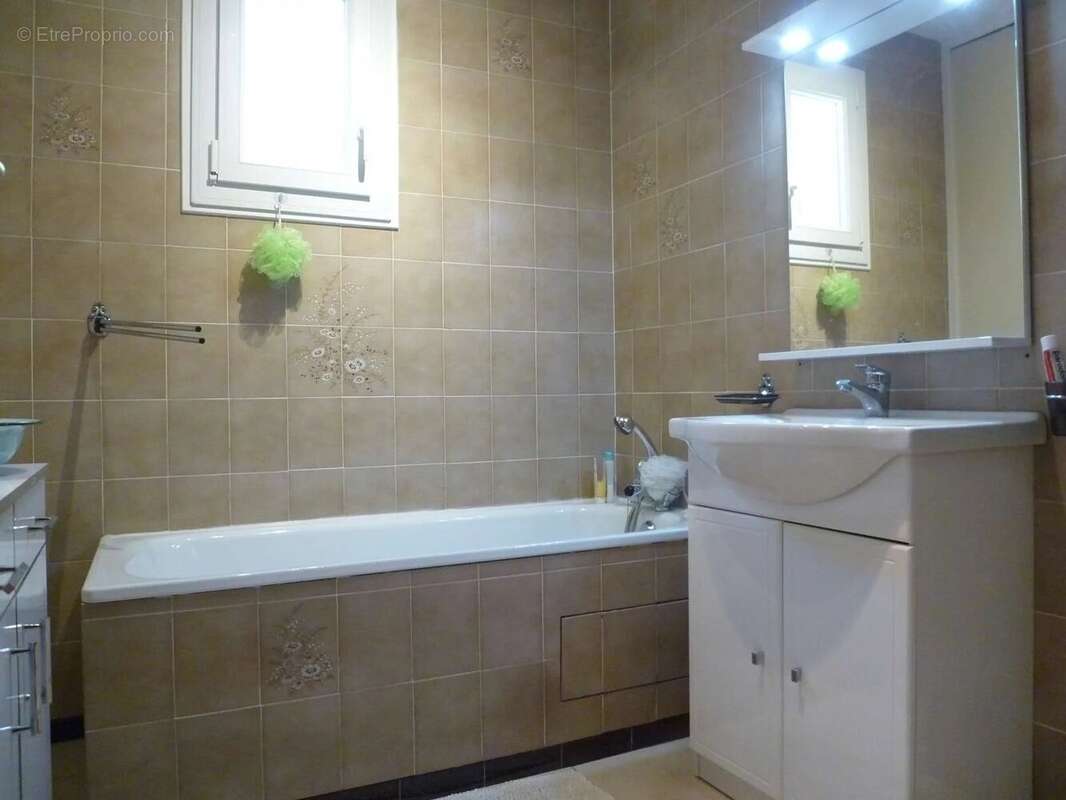 Maison à TOUET-SUR-VAR