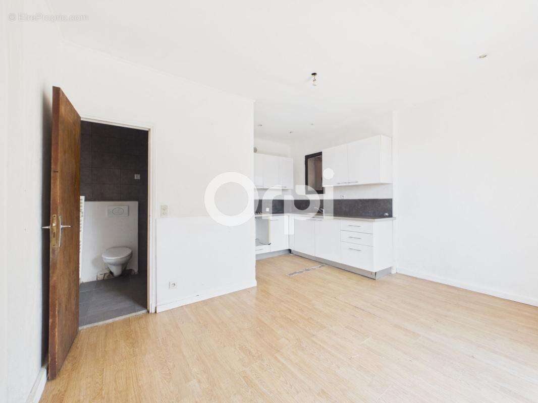 Opportunité à saisir ! appartement à rafraichir - t3 - jardin attenant + stationnement privatif + cave - photo 4