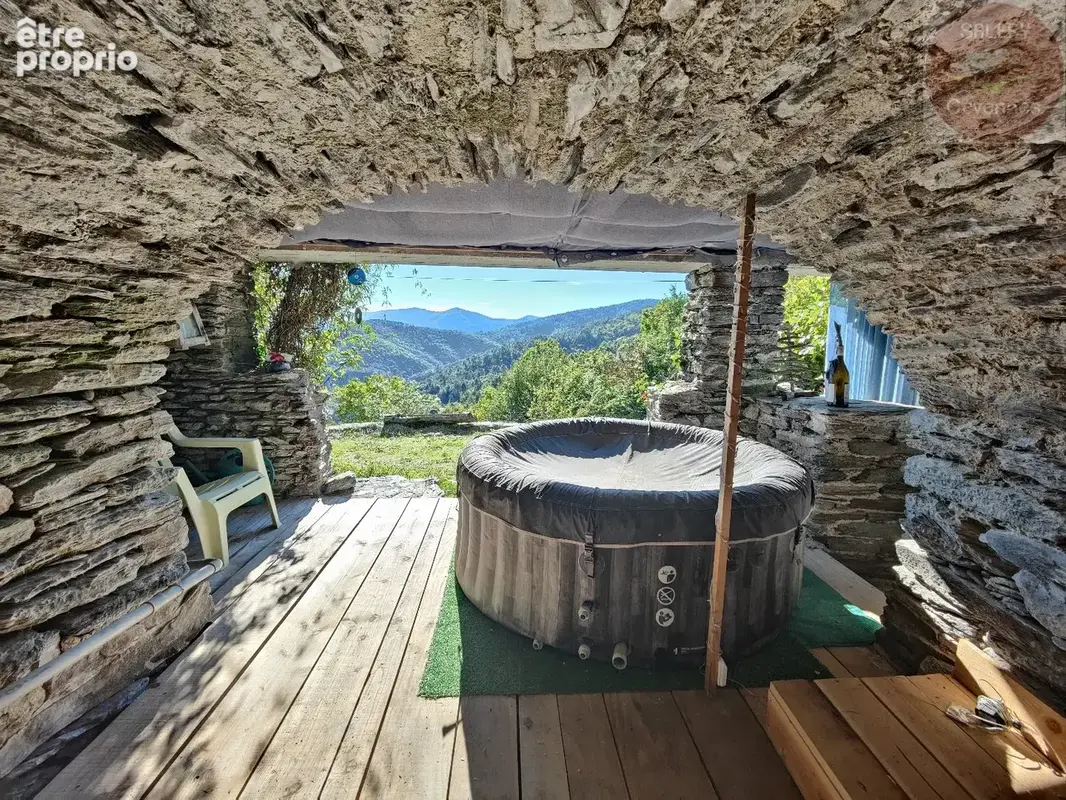 Charmante maison avec dépendances et vue dégagée - photo 2