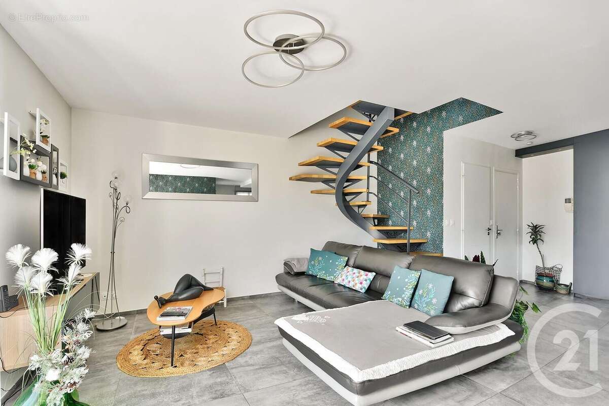 Appartement à NEUVILLE-SUR-SAONE