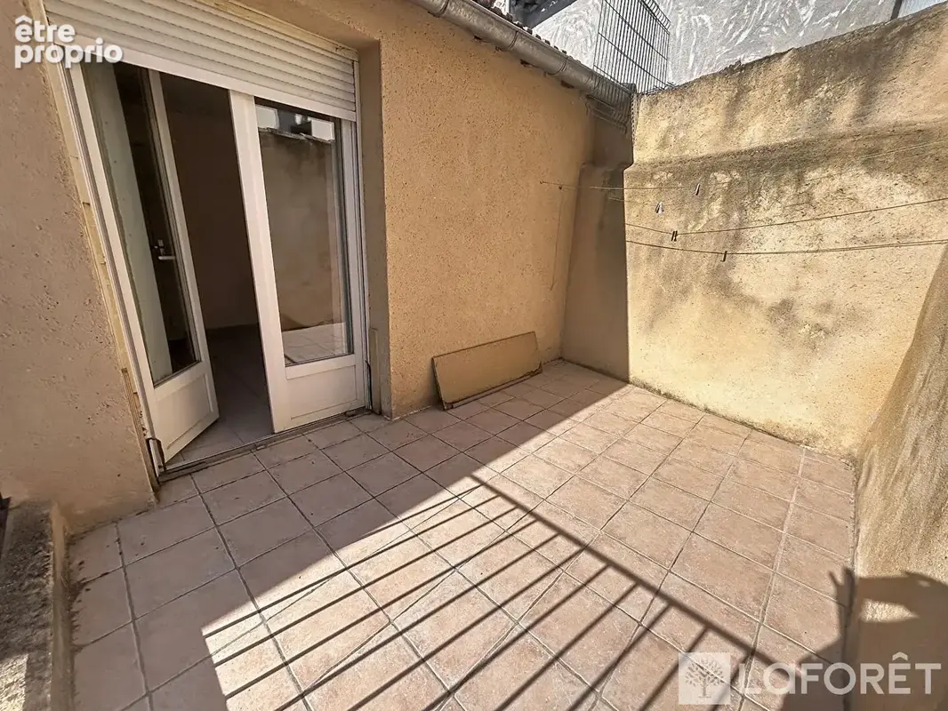 PIOLENC - Beau duplex de 90m², avec cour intimiste, solarium et garage! - photo 6