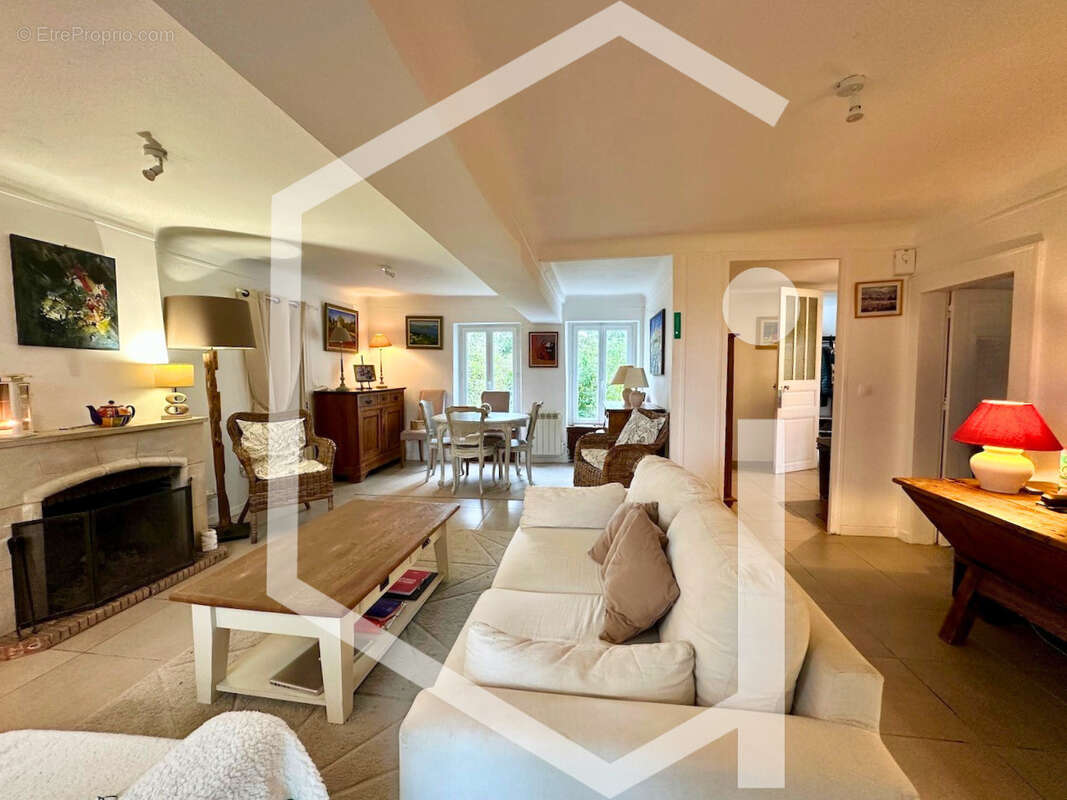 Maison à COSNE-COURS-SUR-LOIRE