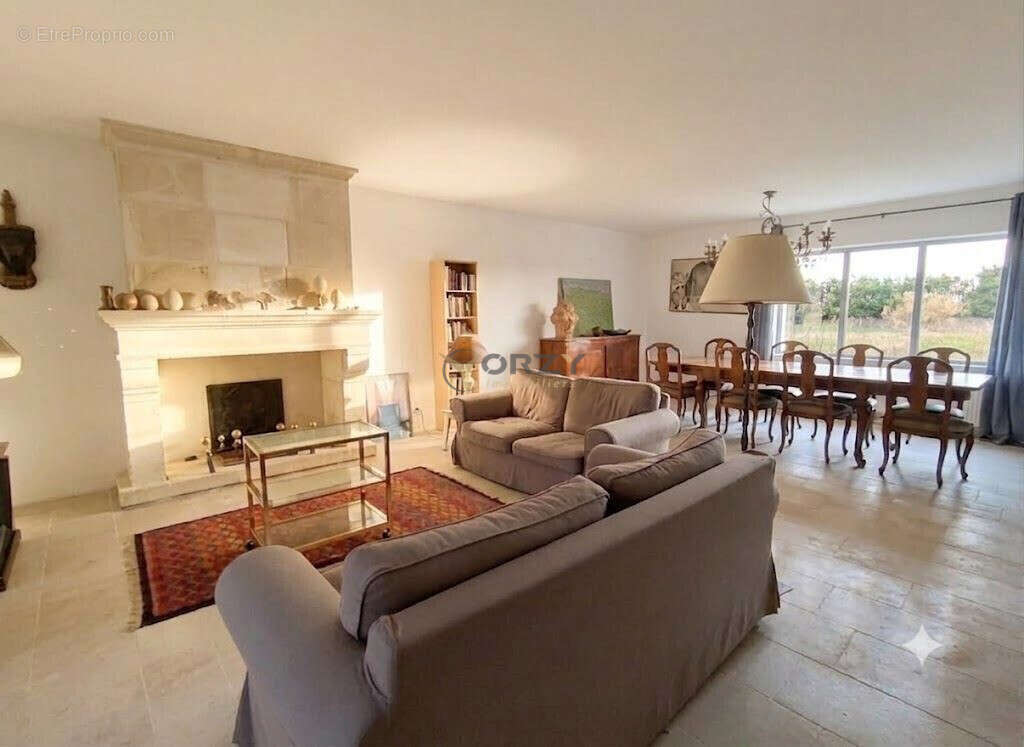 Maison 200 m² à Saint-Remy-De-Provence  - photo 5