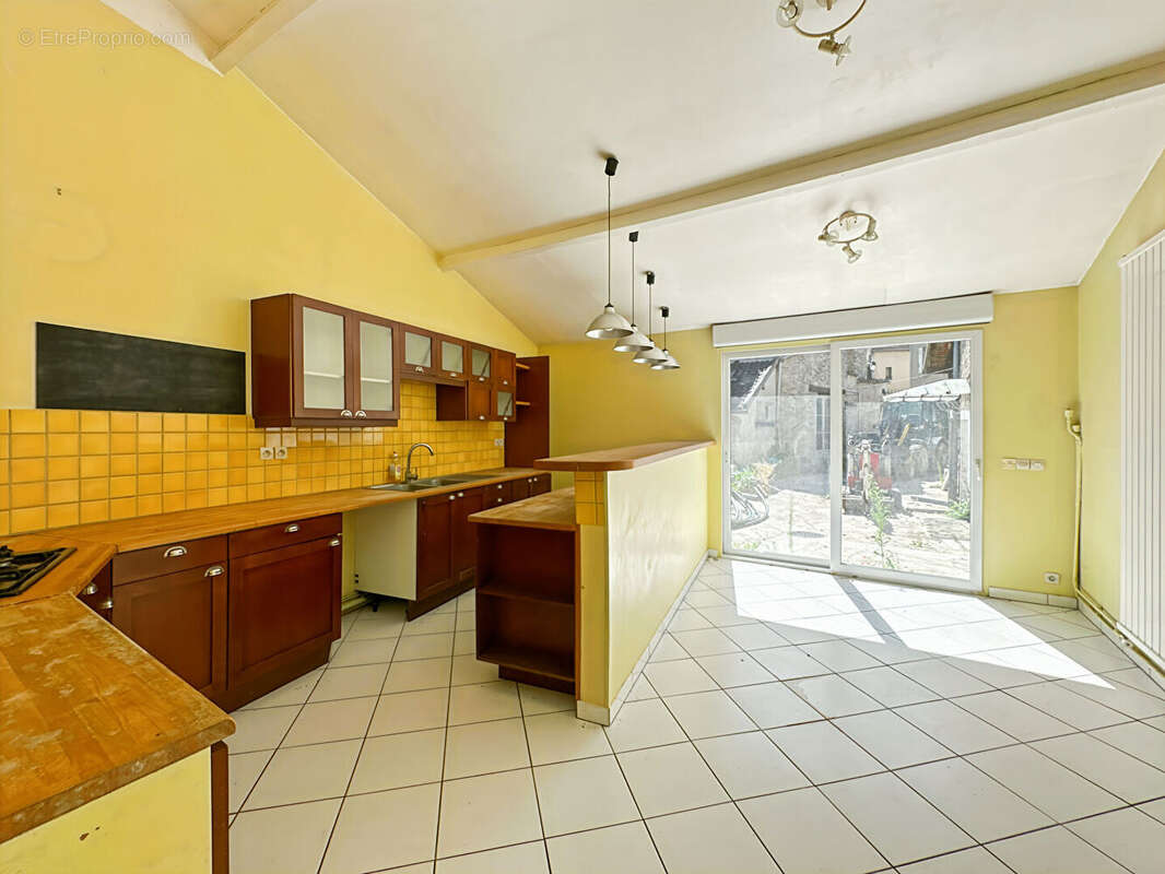 Maison à VIENNE-EN-ARTHIES