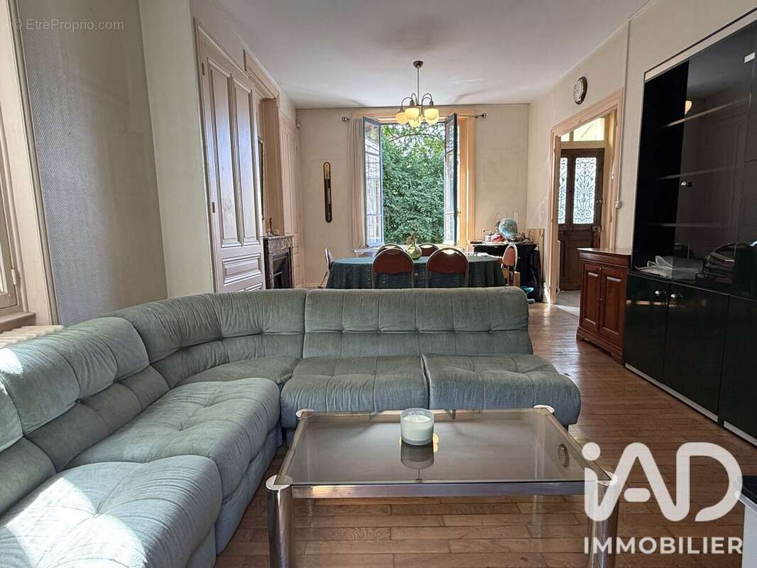 Maison 104 m² à Tassin-La-Demi-Lune  - photo 2