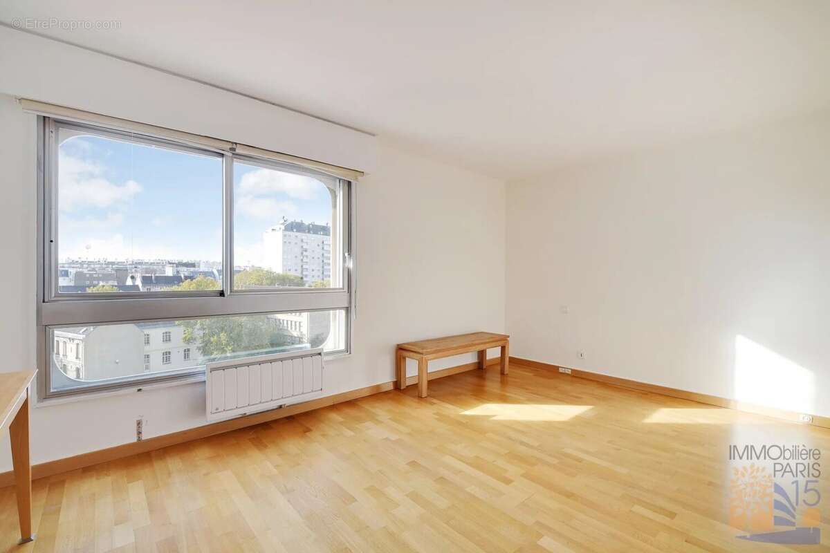 Appartement à PARIS-15E