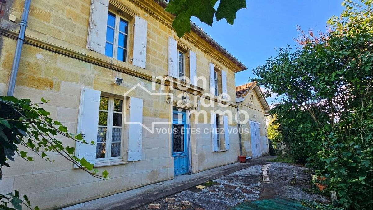 Maison à SAINT-EMILION