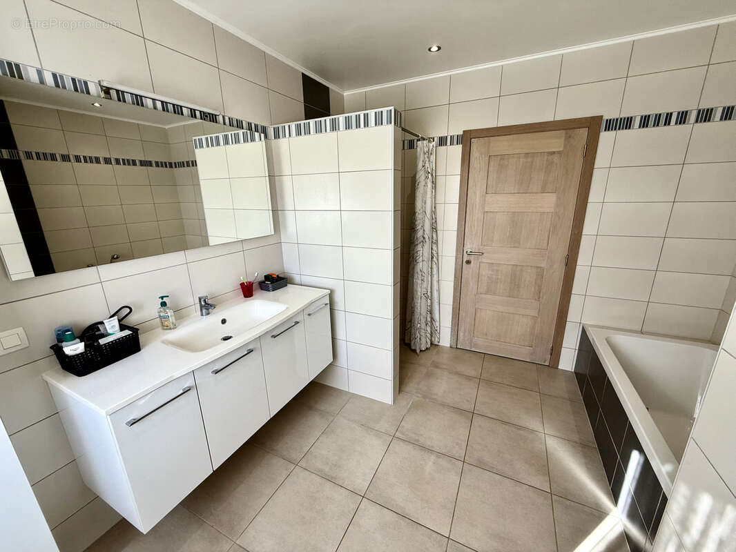 Maison à ALLONDRELLE-LA-MALMAISON