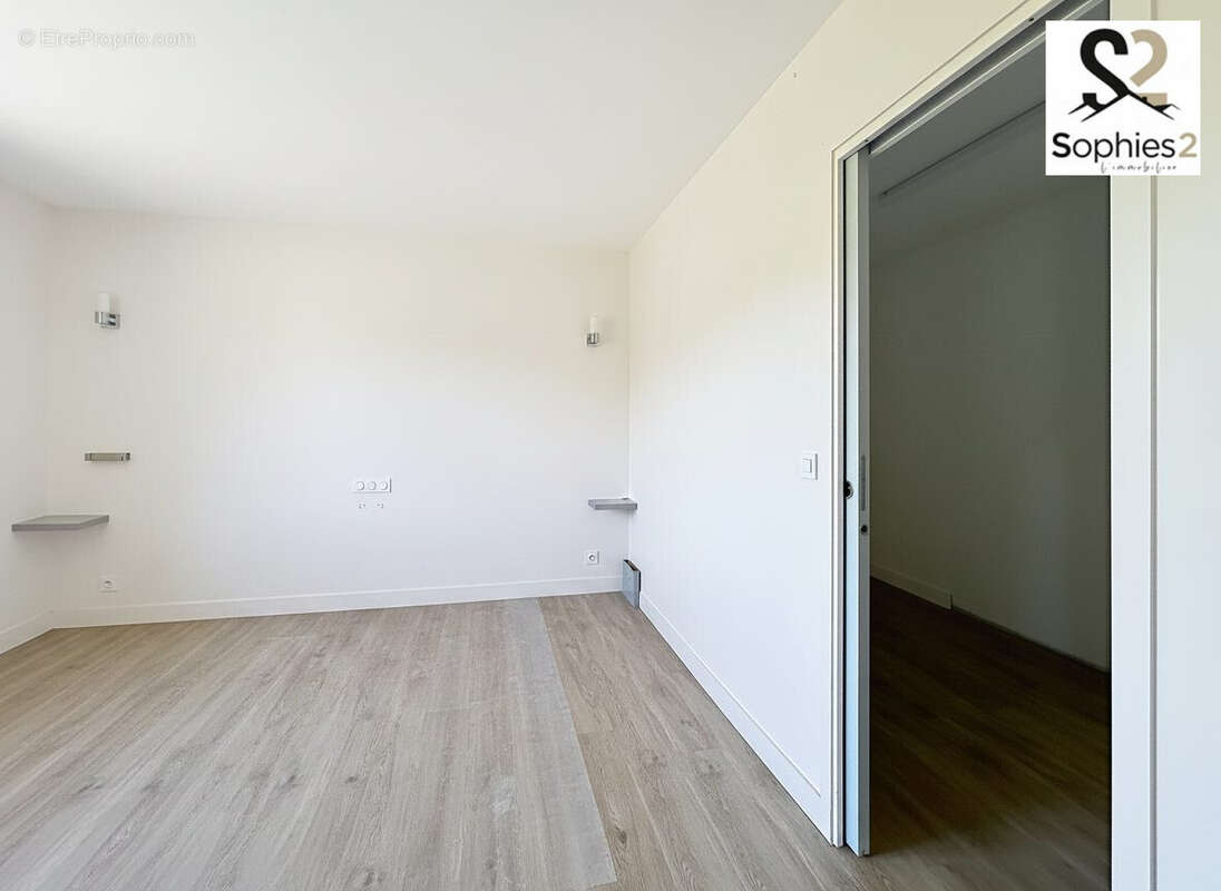 Maison 160 m² à Claix  - photo 7