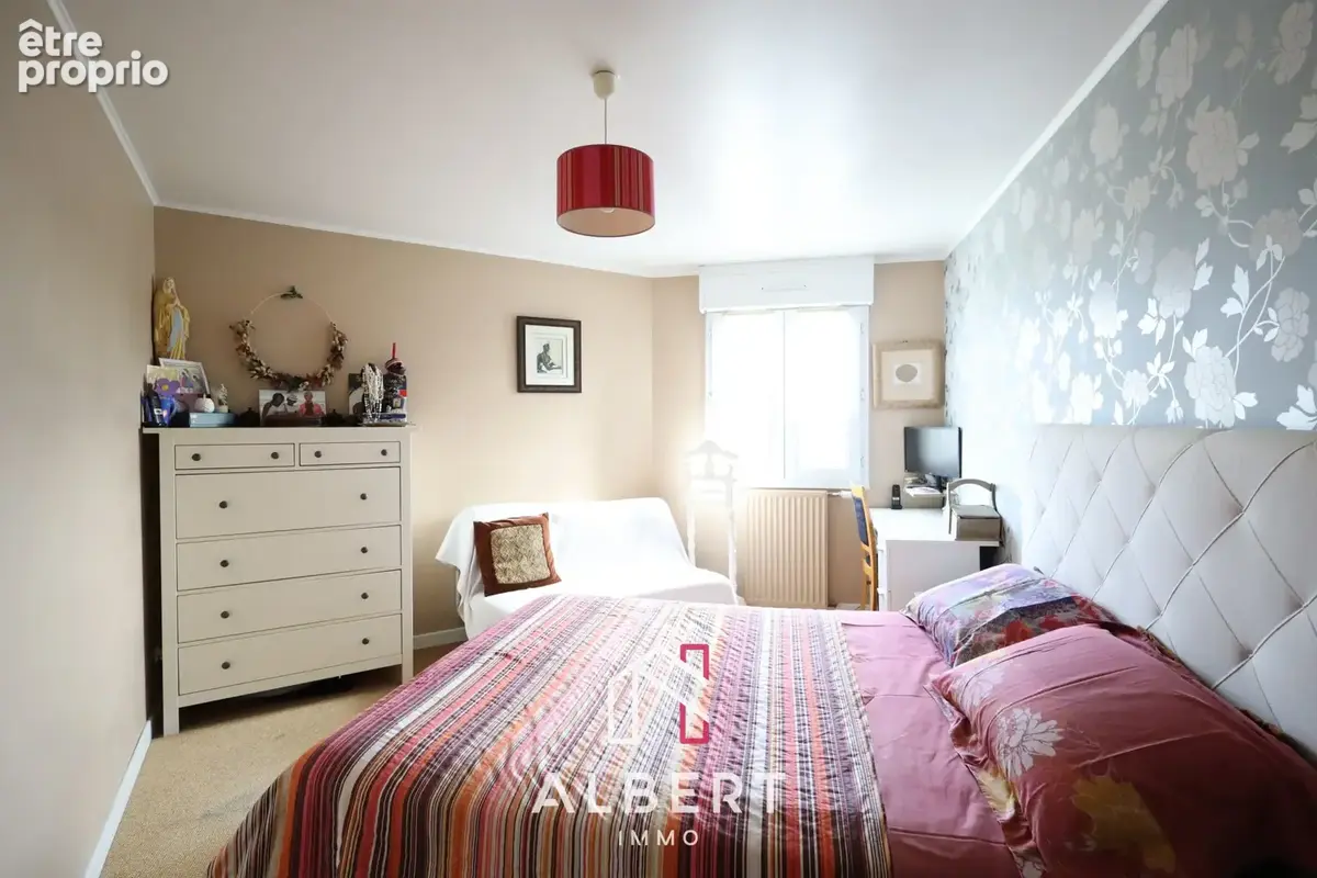 Angers Les Justices - Appartement type 5 de 110 M2 - 3 chambres, balcon et garage - photo 10