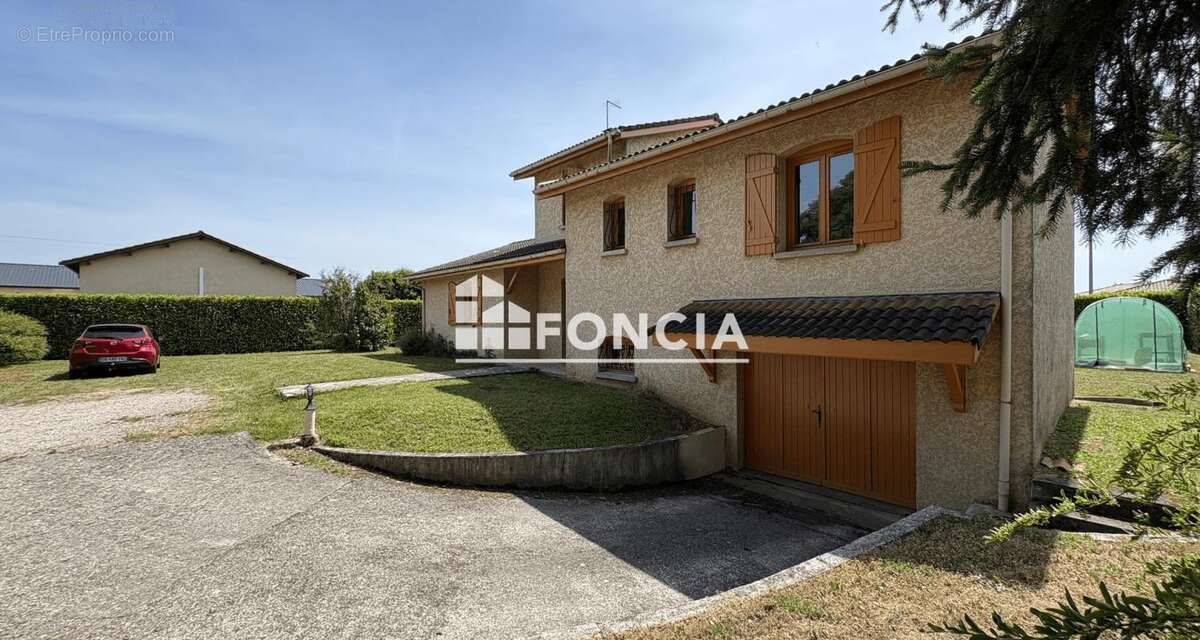 Perouges - maison 5 pieces sur un terrain de 1500 m² - photo 2