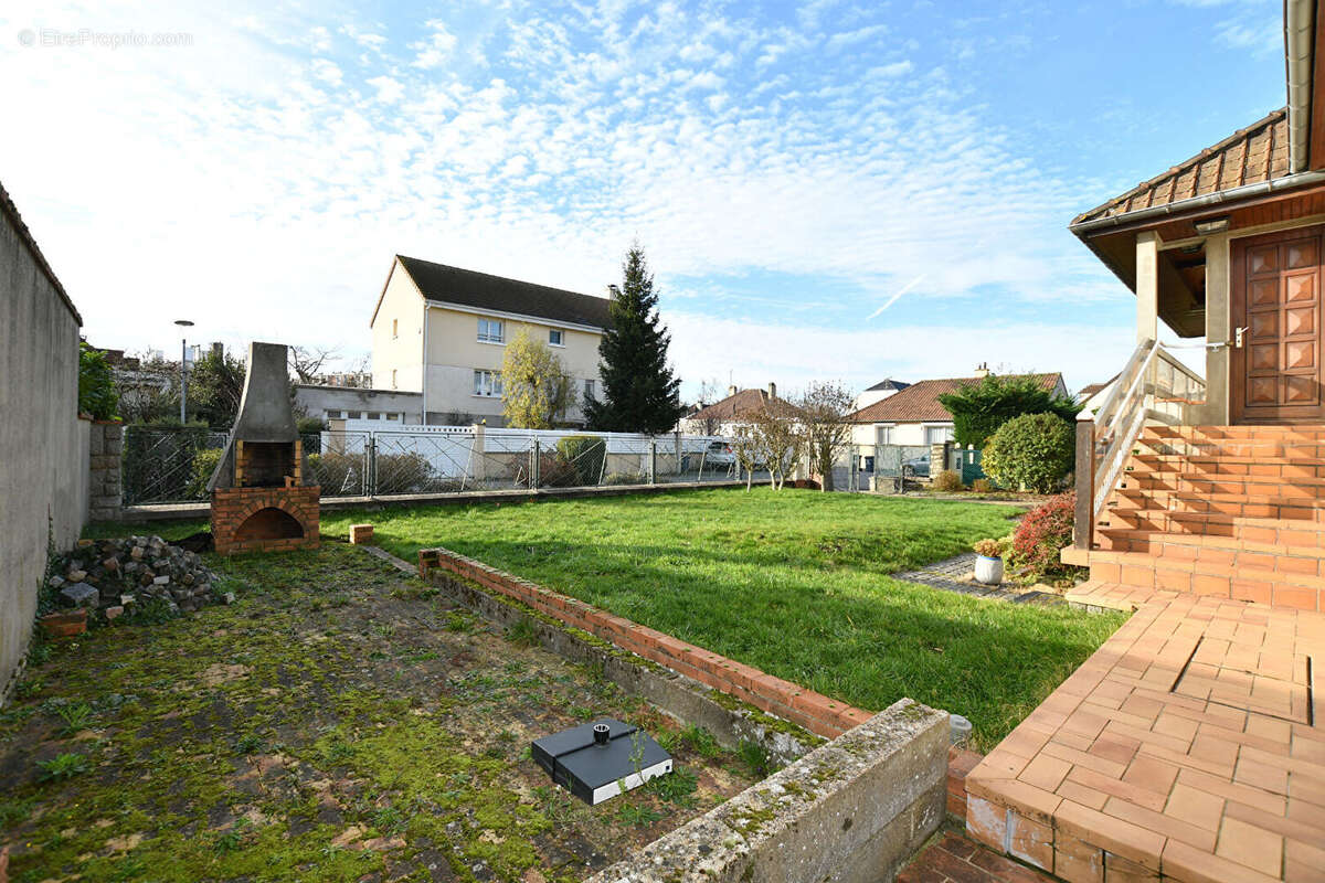 Maison à BOIS-D'ARCY