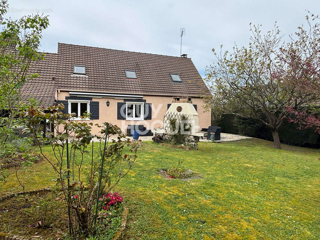 Maison à OZOUER-LE-VOULGIS