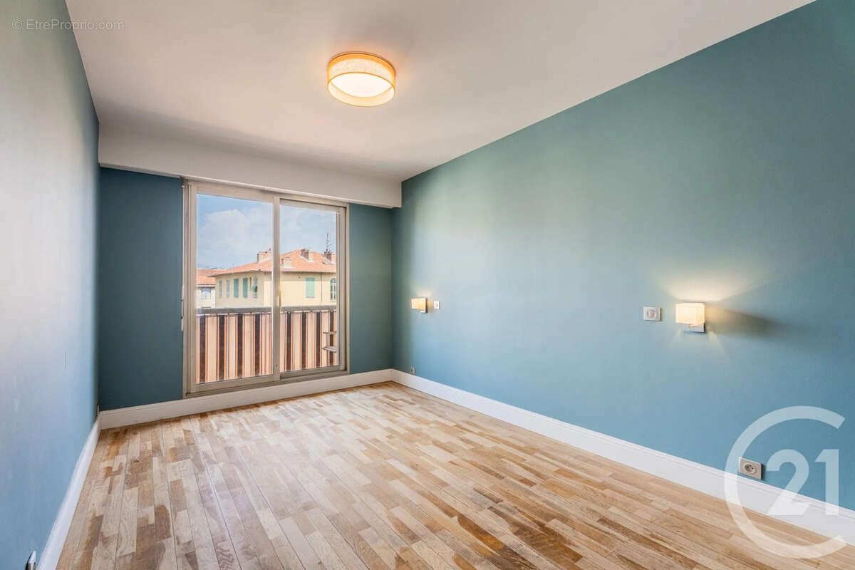 Appartement 70 m² à Nice  - photo 5