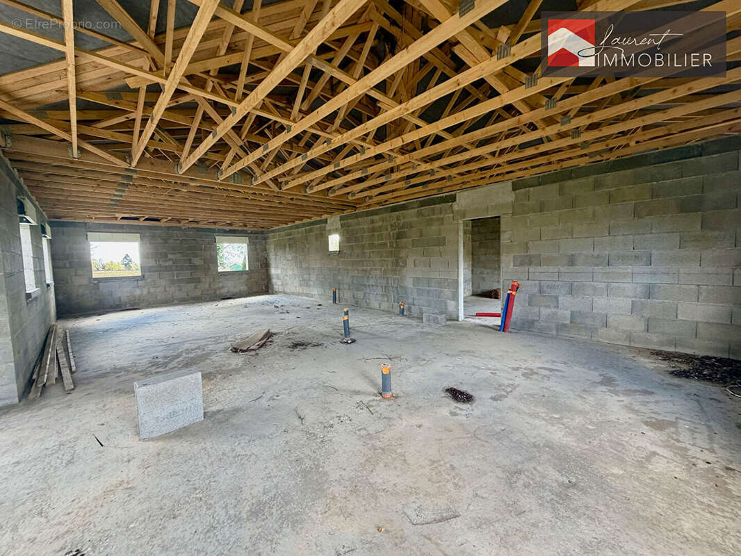 Maison à PONT-DE-VAUX