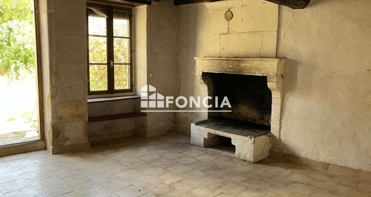Ensemble à rénover à 30 mins D'Angoulême - 15 mins de Mansle - photo 4