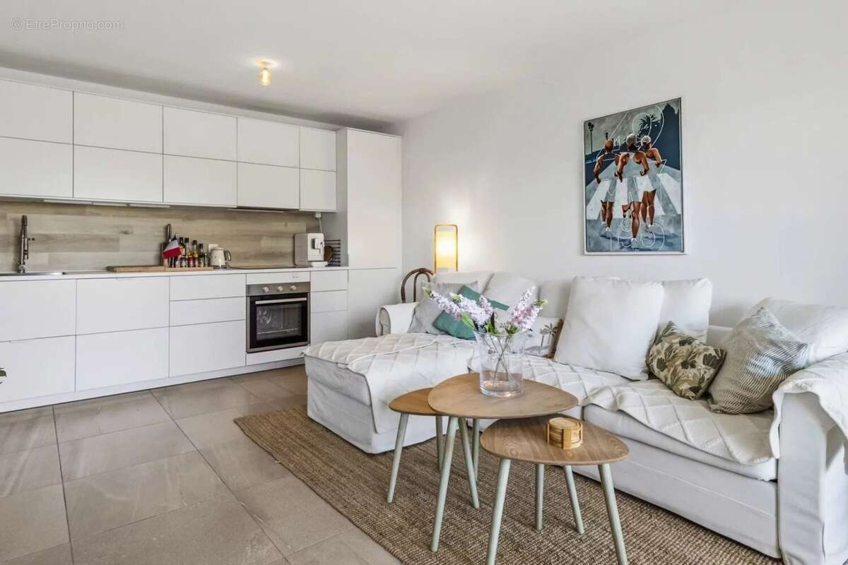 Appartement à VALLAURIS