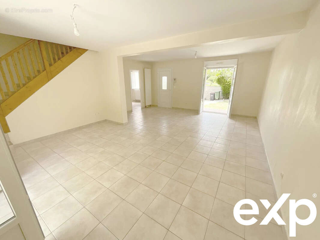 Maison à SAINT-JULIEN-LES-VILLAS