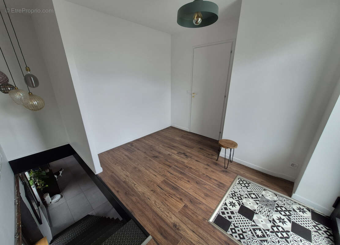 Maison 200 m2   4 chambres   Dépendances   Terrain 818 m2 - photo 9