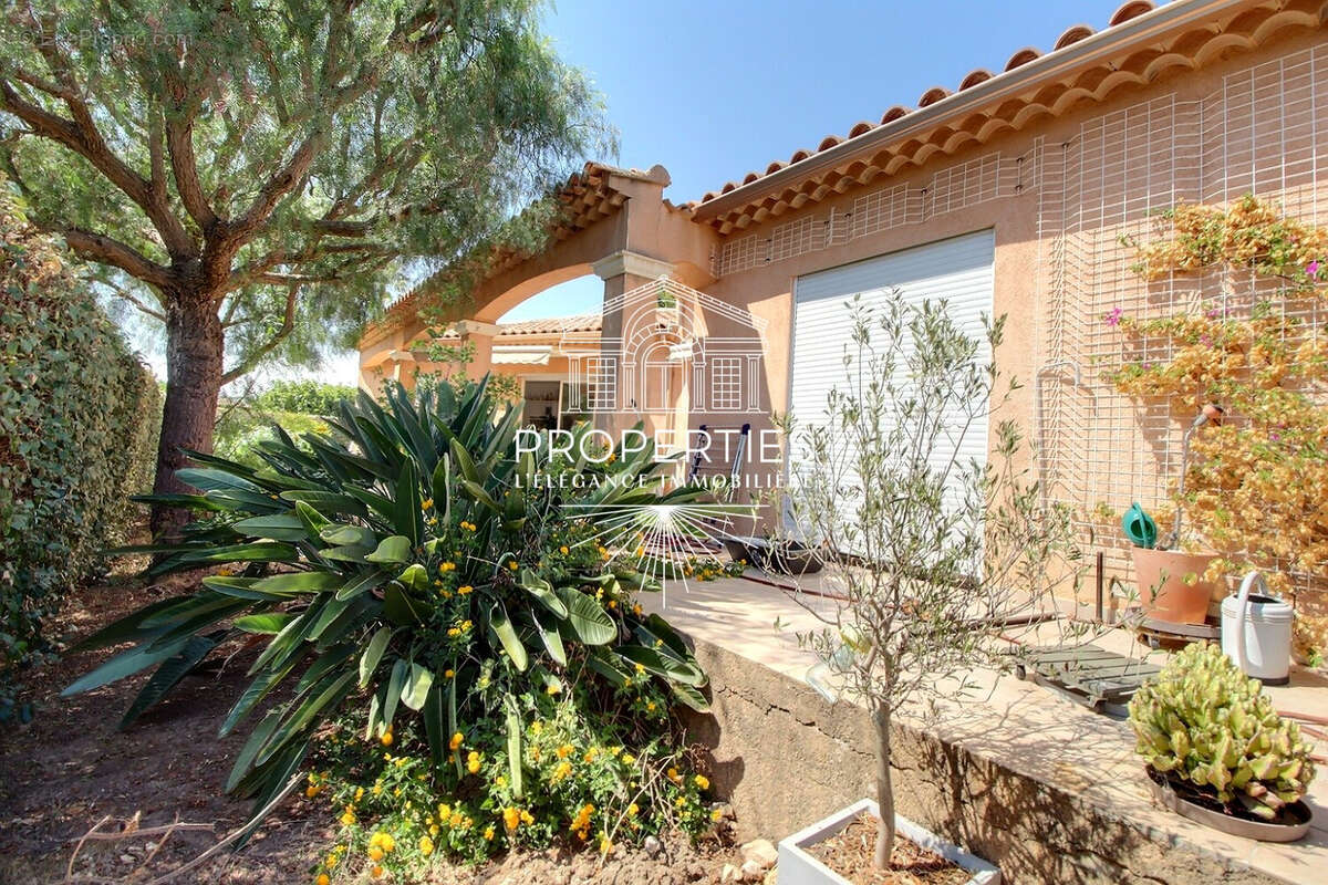 Bormes - maison de plain-pied - 146 m² - 5 pieces - normes pmr - garage - photo 7