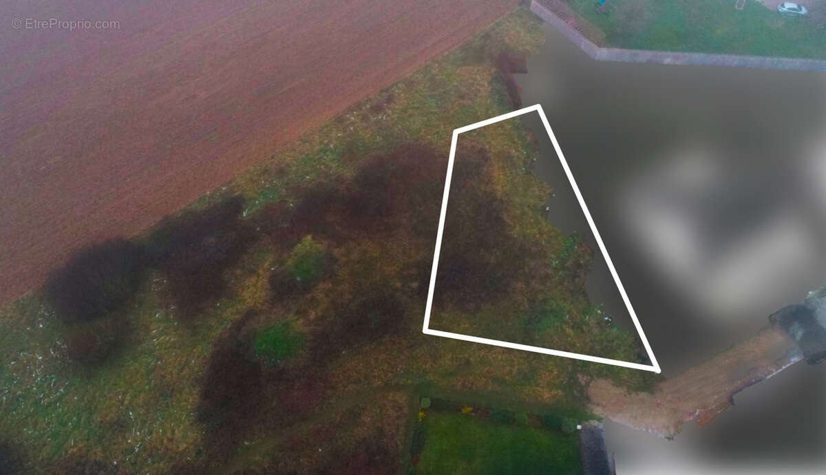 Terrain à SYLVAINS-LES-MOULINS