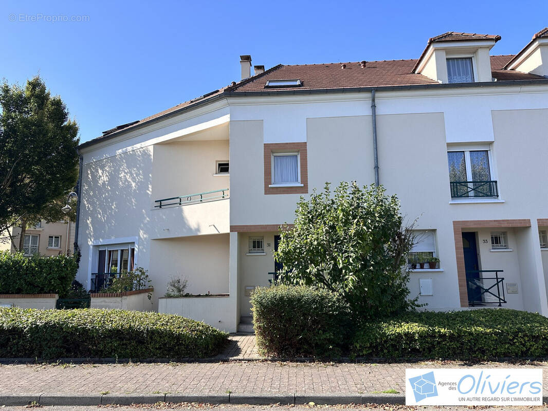 Maison à VOISINS-LE-BRETONNEUX