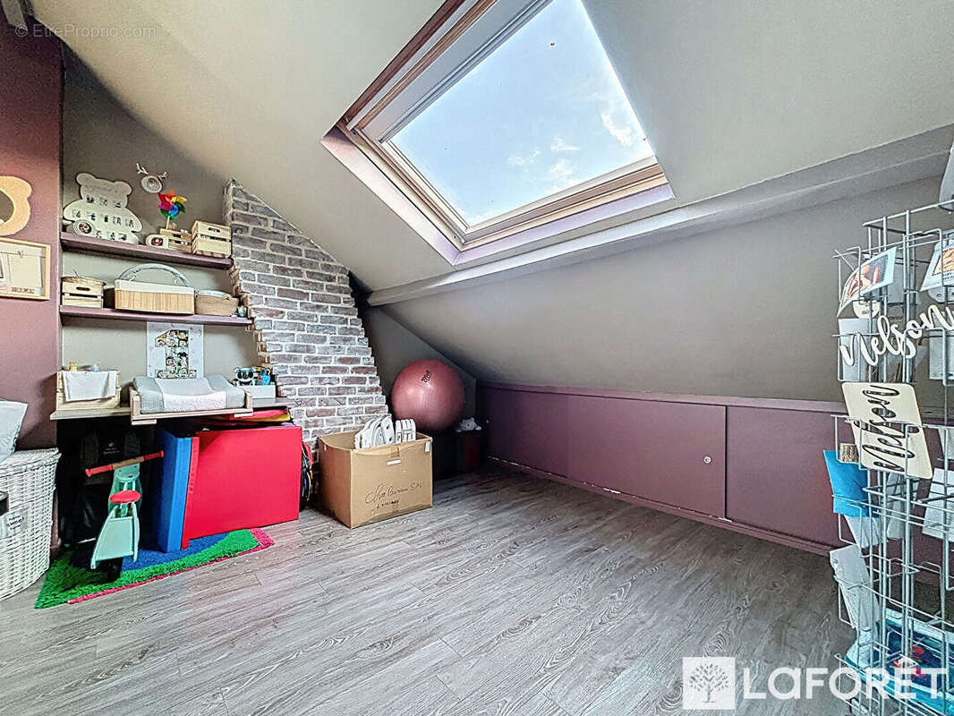 Maison à LA CHAPELLE-D'ARMENTIERES