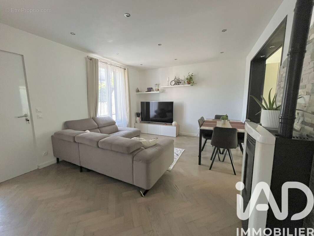 Photo 2 - Maison à COMBS-LA-VILLE