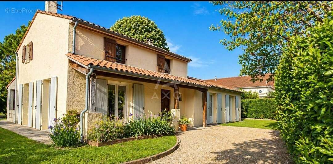 Maison 120 m² à Soyaux  - photo 3