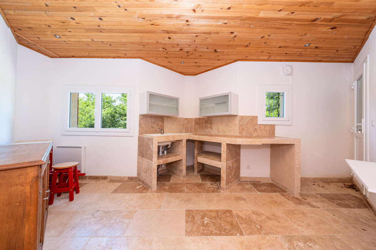 Maison à GREOLIERES