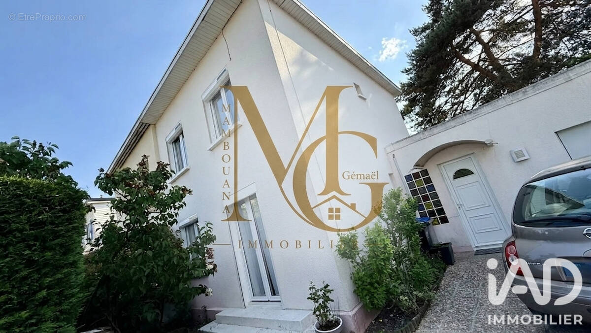 Photo 1 - Maison à LIVRY-GARGAN