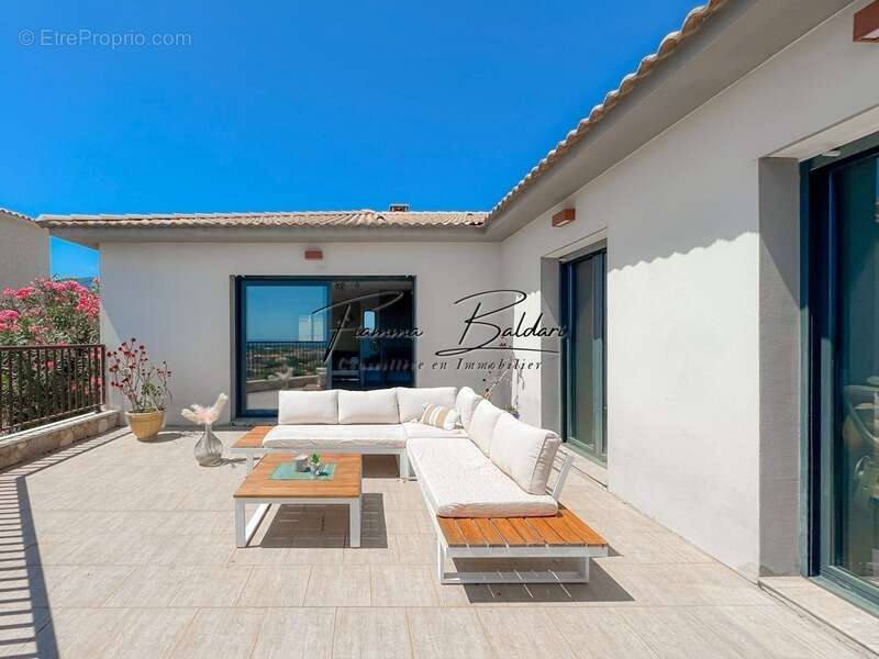 À vendre Villa moderne de 130m² + T2 45m², Terrain 840m², Vue mer, Folelli, Penta di Casinca, Haute-Corse (20) - photo 10