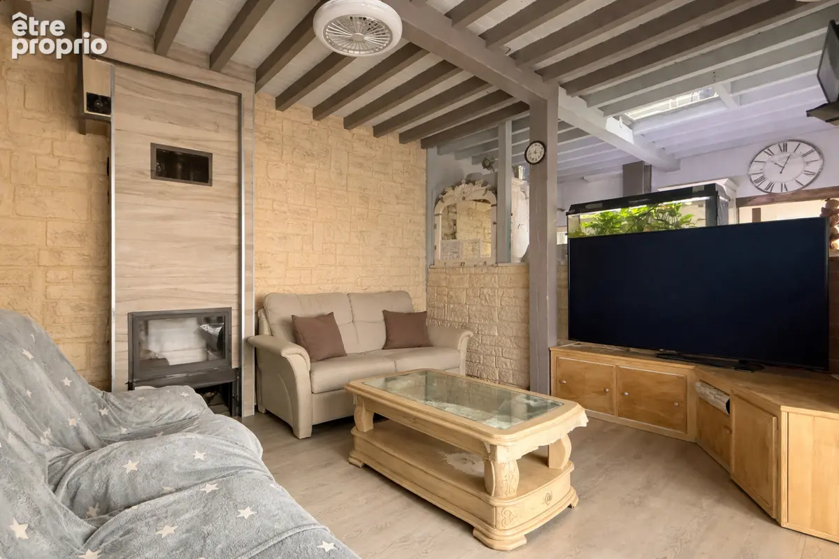 Maison familiale avec véranda, piscine et dépendances / Saint-Yorre - photo 5