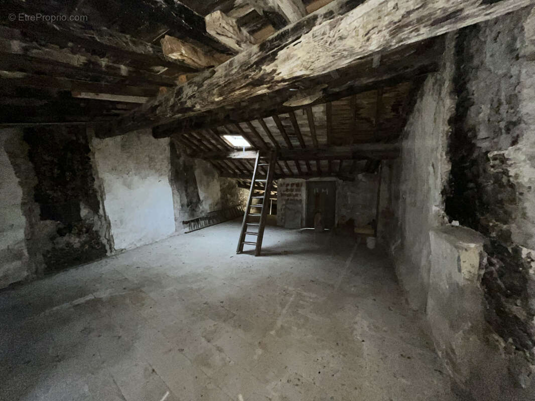 Maison à MOUX