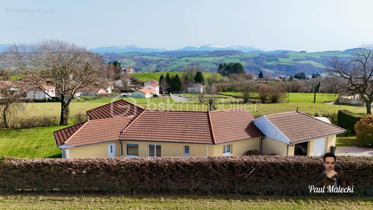 Maison à LA TOUR-DU-PIN