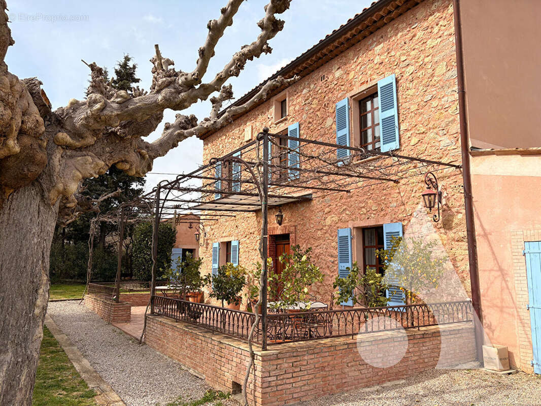 Maison à LE CANNET-DES-MAURES