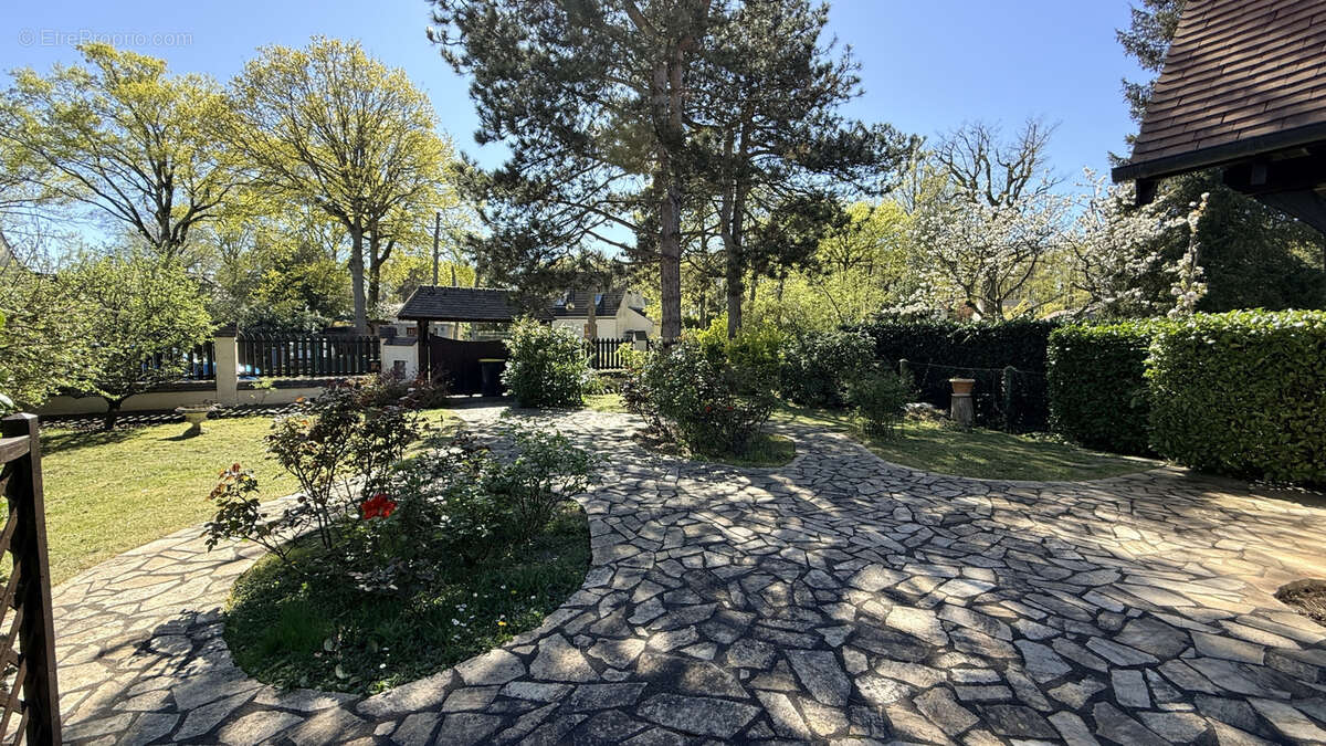 Maison à PLAISIR