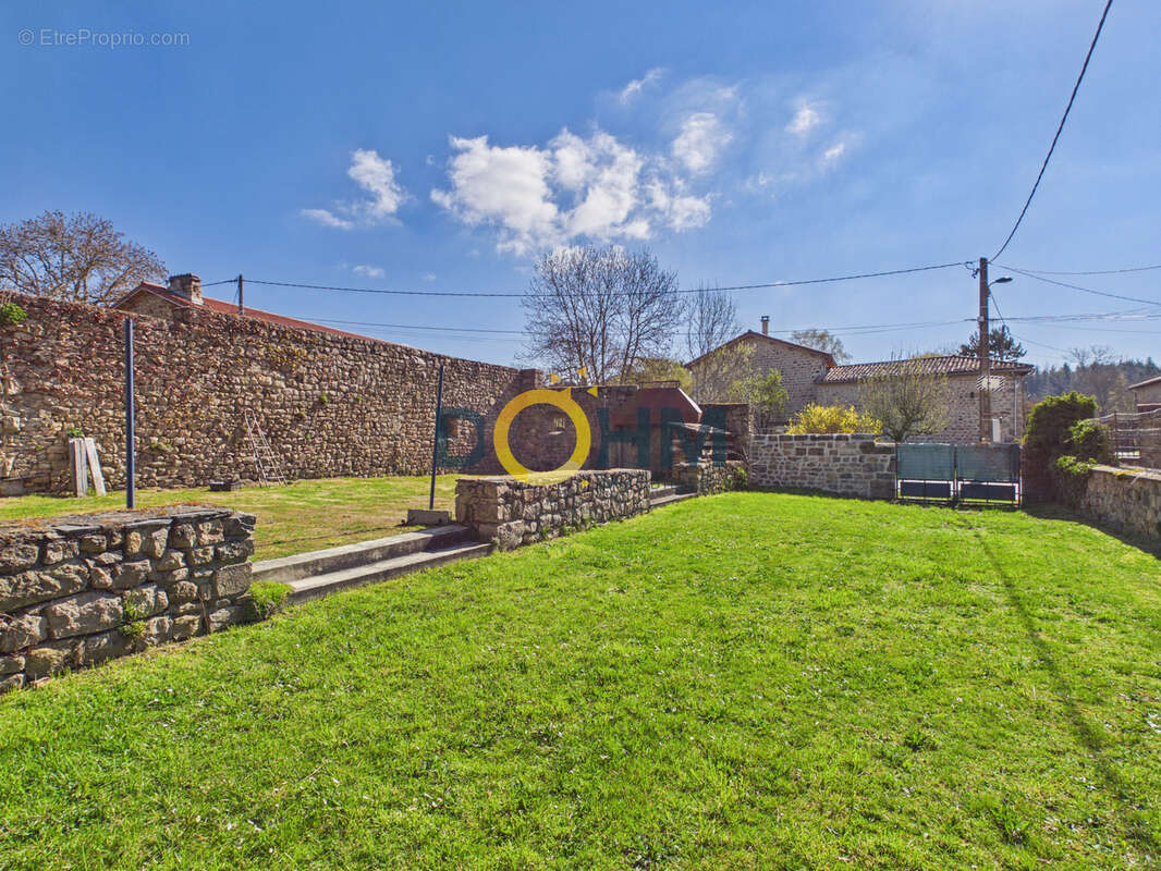 Maison à SAINT-PIERRE-DU-CHAMP