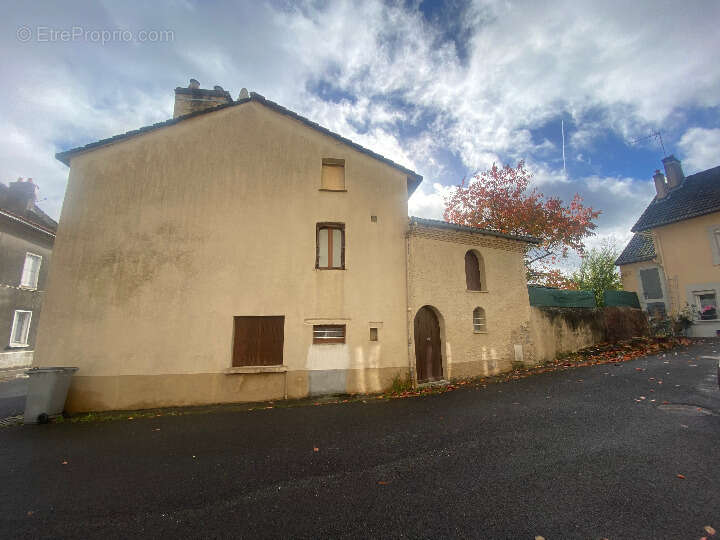 Maison à MAGNAC-LAVAL
