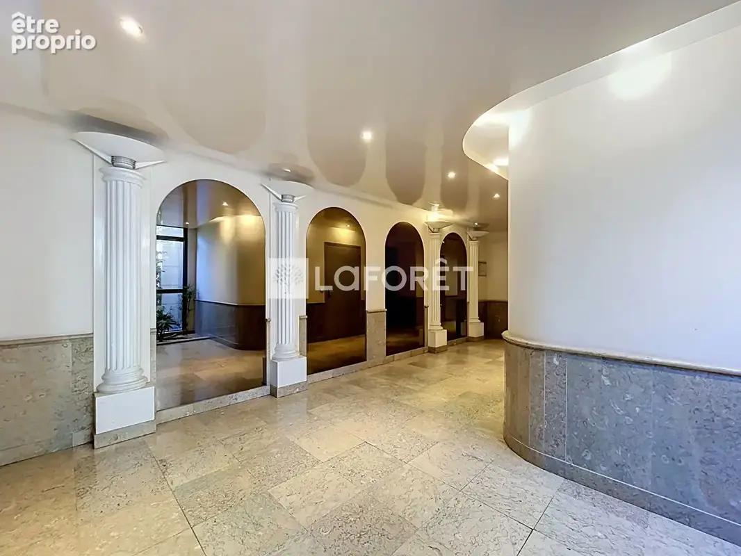Secteur Mairie - Appartement T3 - 97.51m2 - photo 18