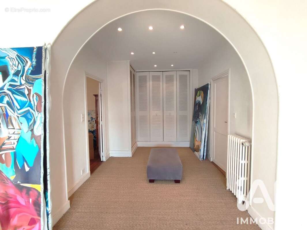Maison 200 m² à Fleury-Les-Aubrais  - photo 7