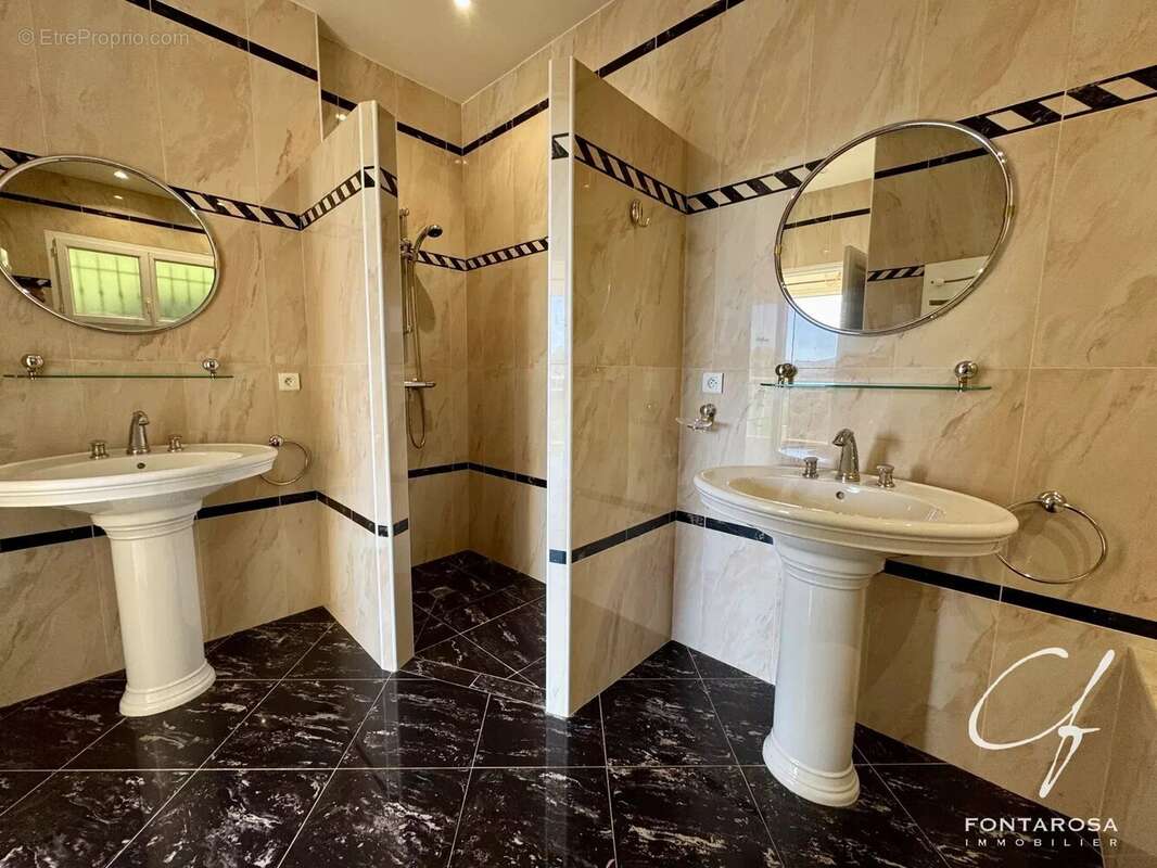 Maison à SAINT-RAPHAEL