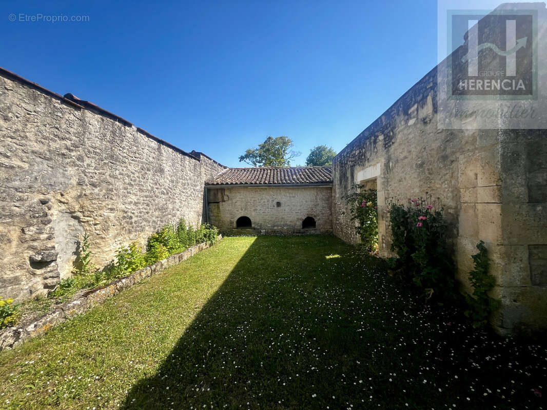 Maison à ANAIS