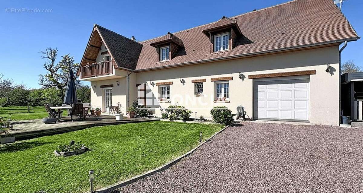 Maison à SAINT-CYR-DU-RONCERAY