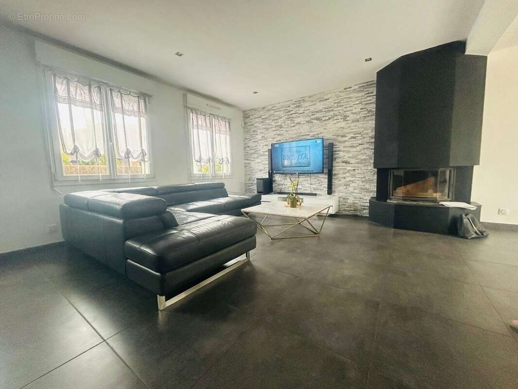 Maison à CAMPHIN-EN-CAREMBAULT