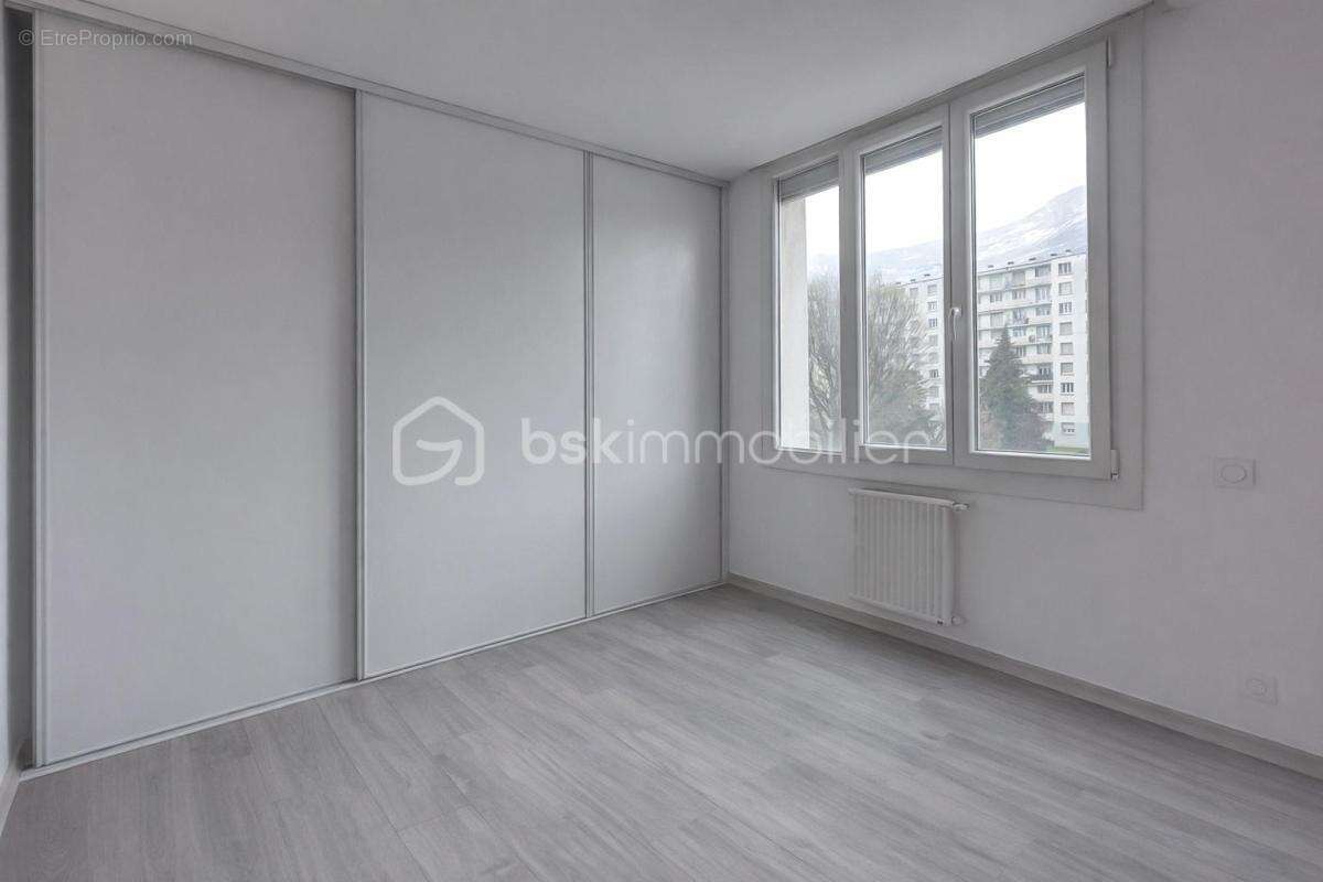 Appartement à LE PONT-DE-CLAIX