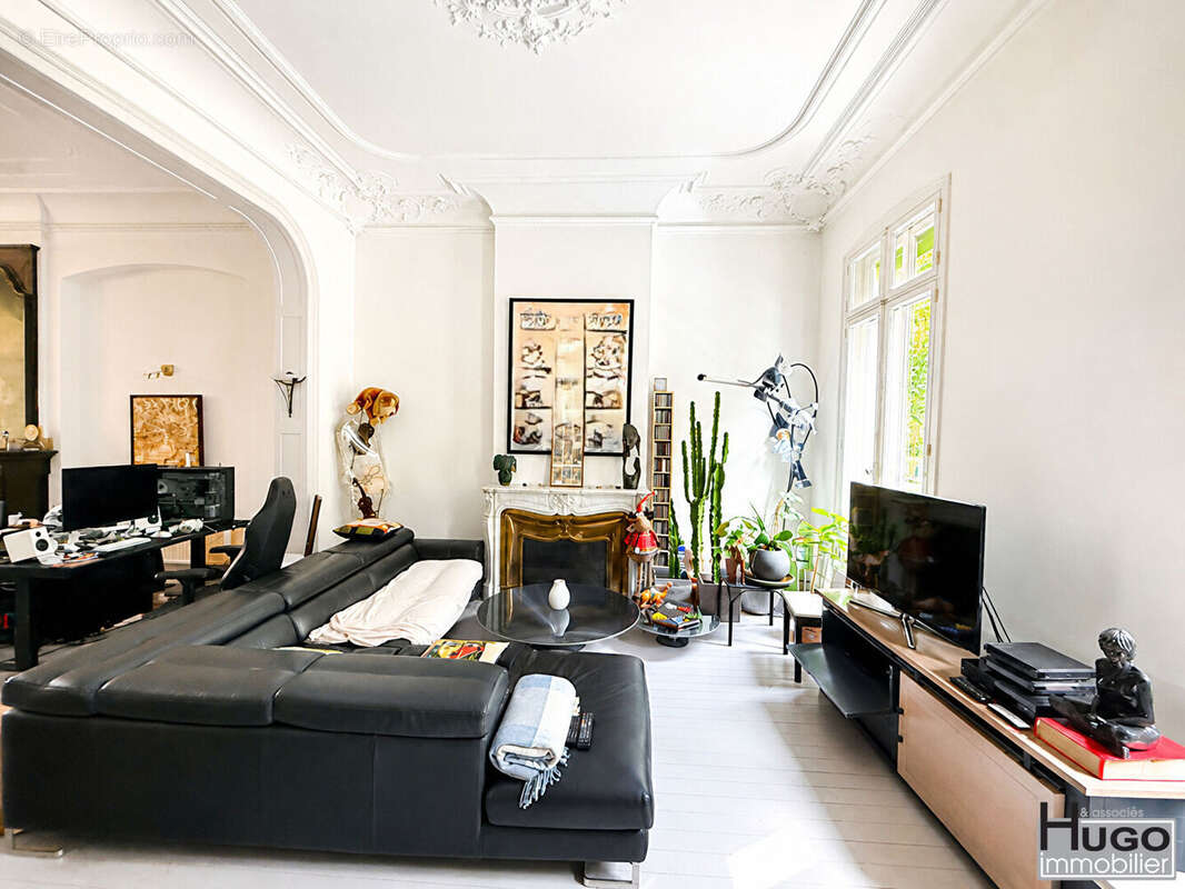 Bordeaux- jardin public- rue de la course- duplex 200m² + patio + 3 caves ! - photo 7