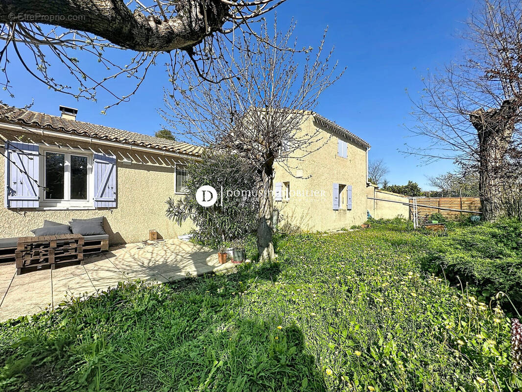 Maison à LE PONTET